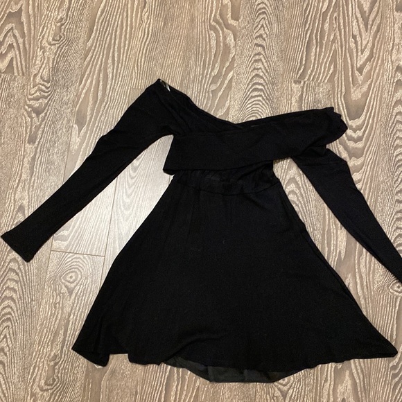Off shoulder flare dress in black S/M - Picture 2 of 5